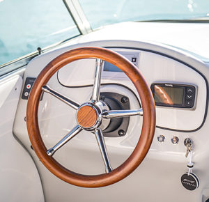 Elektroyacht Capriole 700 von Marian Boote